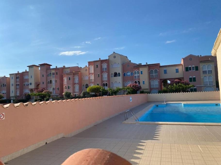 Superbe Studio Renove Avec Piscine Et Vue Marina Le Barcarès Buitenkant foto